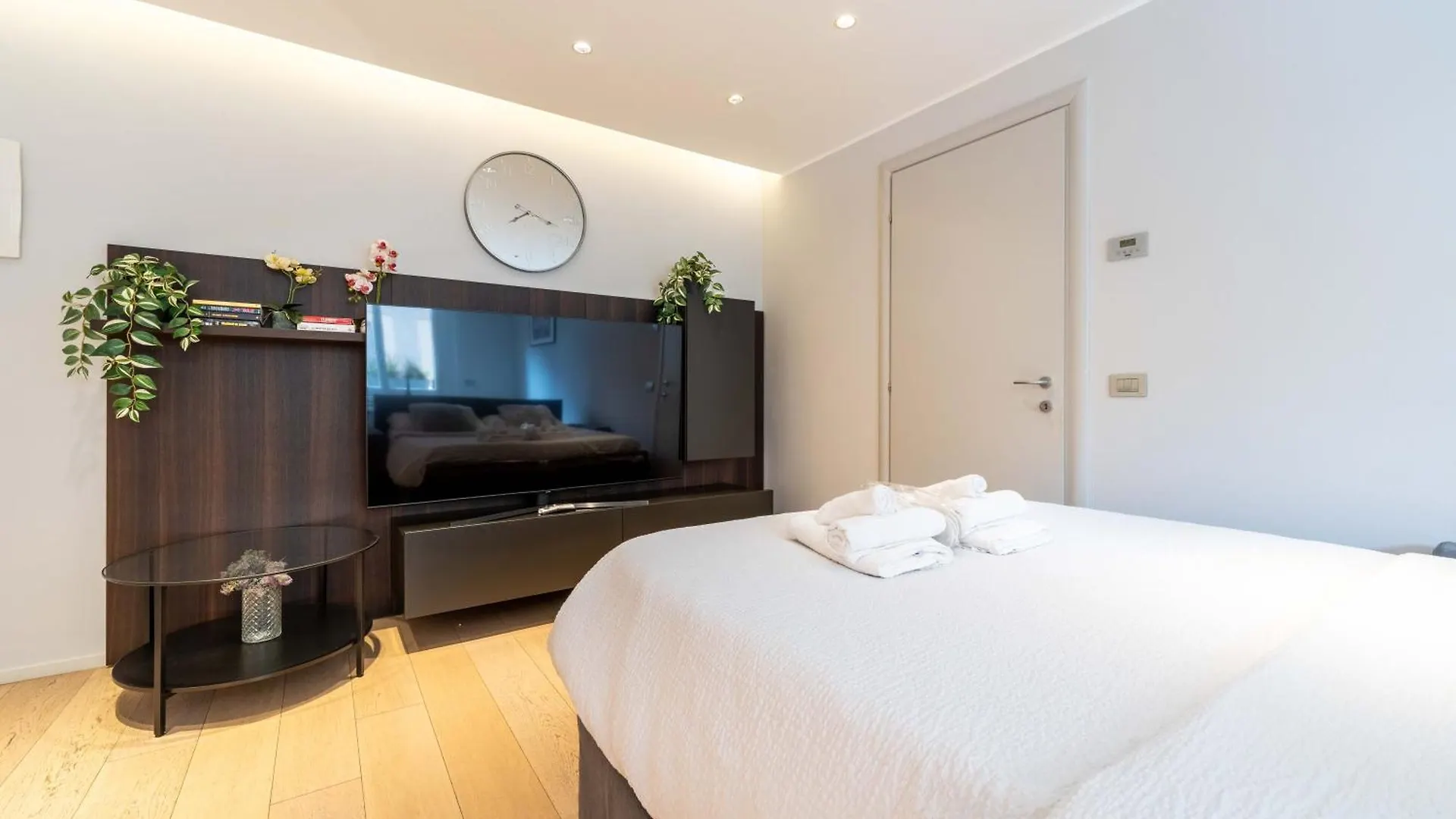Suite 18 Milano Centro Duomo contacts